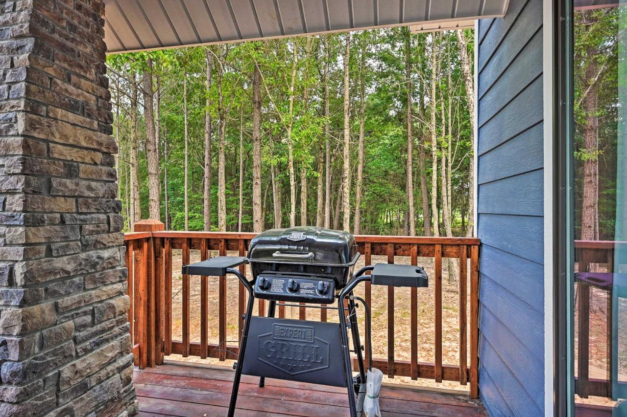 Romantic Broken Bow Studio Fire Pit, Pets Welcome Apartment Exterior photo