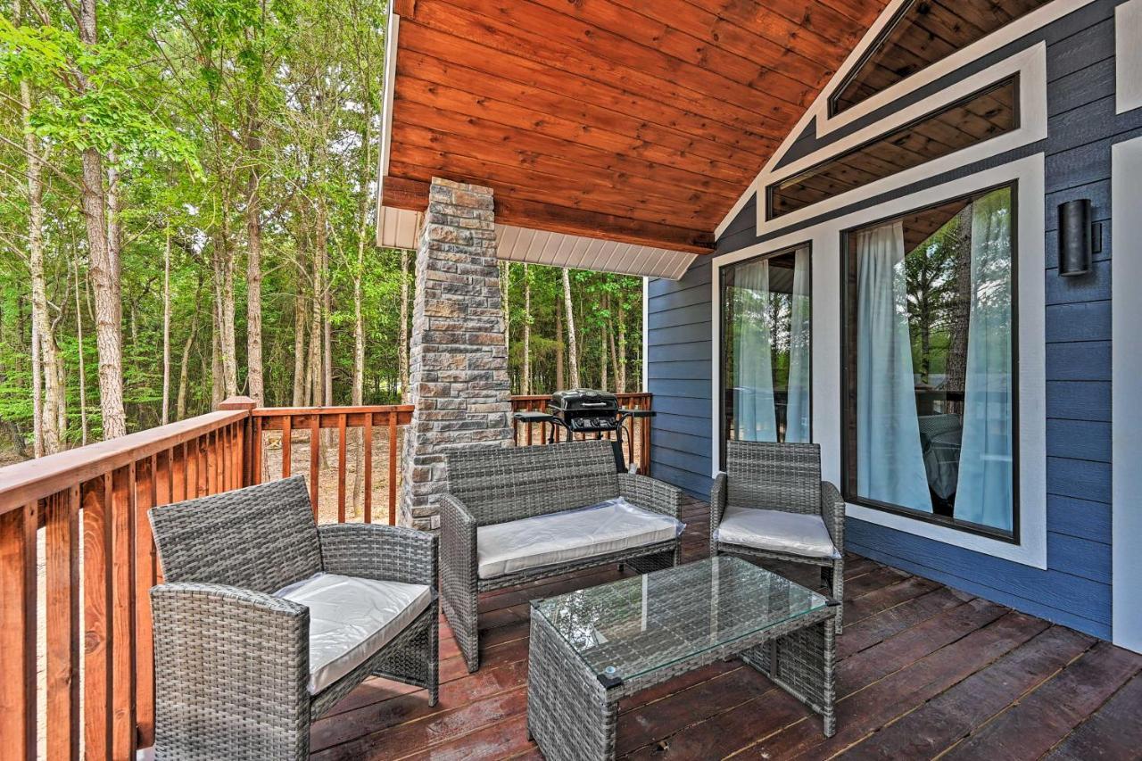 Romantic Broken Bow Studio Fire Pit, Pets Welcome Apartment Exterior photo